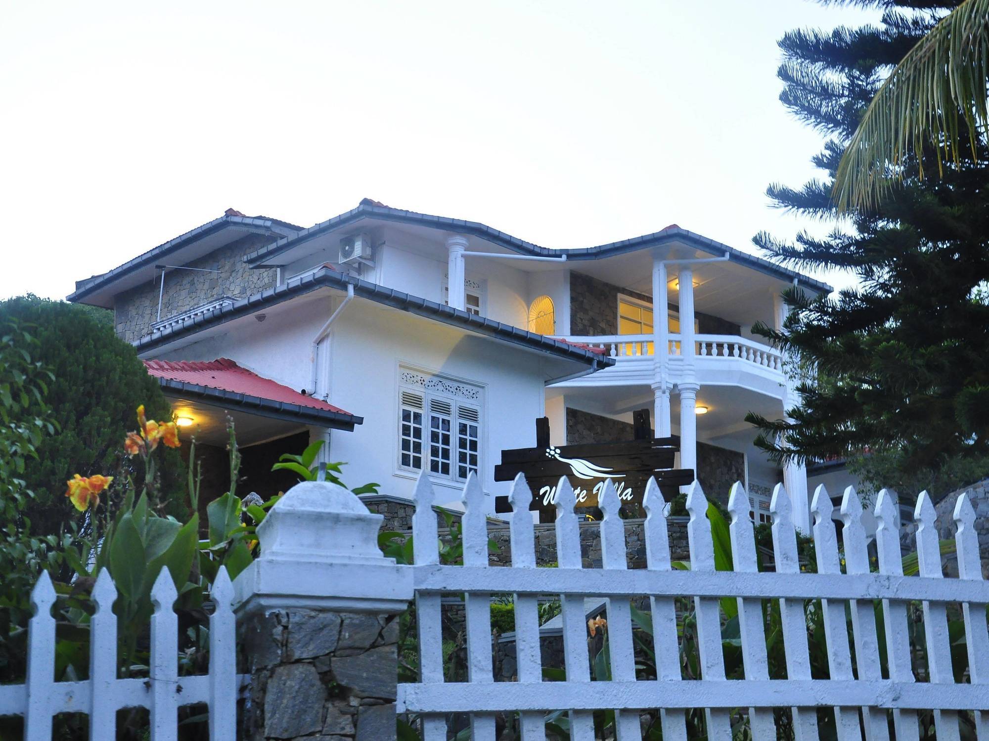 Oyo 386 White Villa Tourist Guest Kandy Luaran gambar